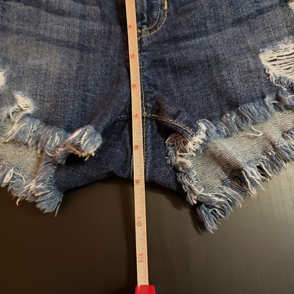 Guess Denim Shorts - Picture 6 of 6